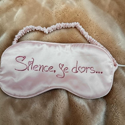 Silence, je dors  - Masque de nuit satiné